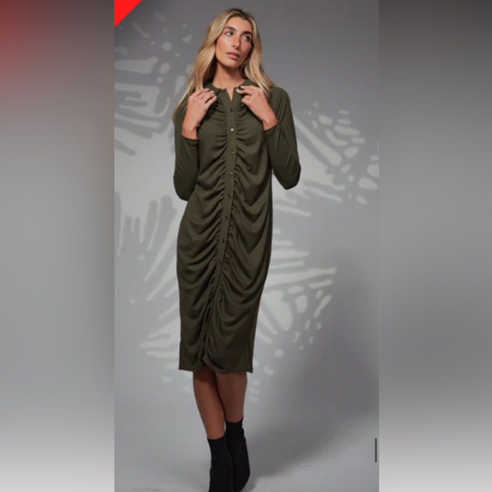 Japparel Elegant Green Ruched Dress in XS